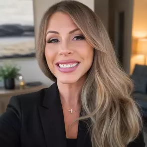 Bessie Kanaras, Dollard des Ormeaux, Real Estate Agent